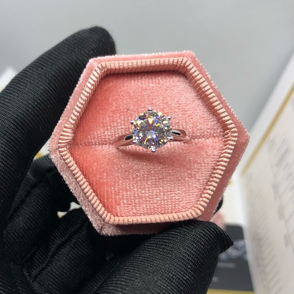 2ct moissanite 14k white gold ring with Certificate - Picture 6 of 13